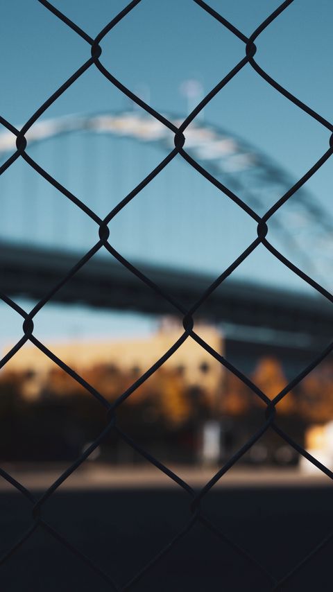 Download wallpaper 2160x3840 mesh, fence, motion blur, fencing samsung galaxy s4, s5, note, sony xperia z, z1, z2, z3, htc one, lenovo vibe hd background