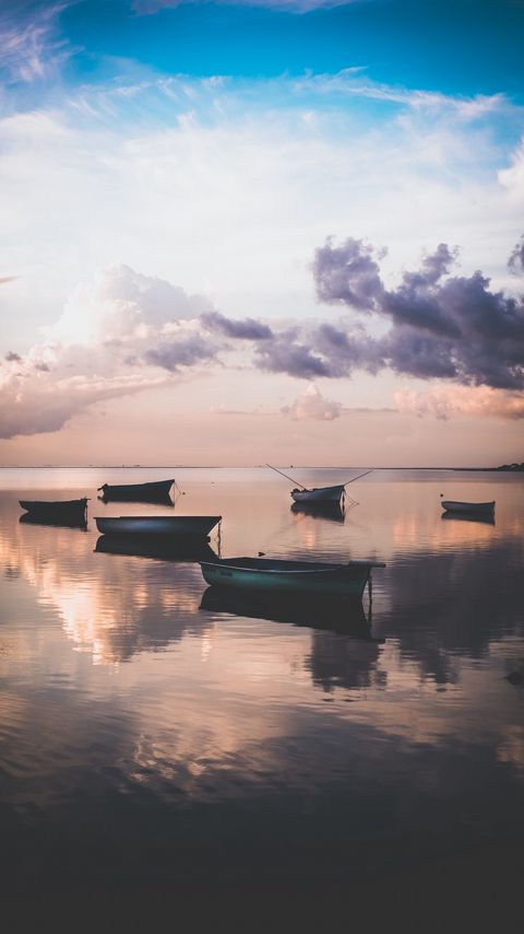 Download wallpaper 2160x3840 boats, water, sunset, dusk, shore samsung galaxy s4, s5, note, sony xperia z, z1, z2, z3, htc one, lenovo vibe hd background