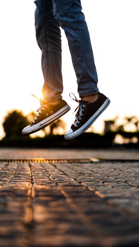 Download wallpaper 2160x3840 jump, legs, sneakers, shoes, sunlight samsung galaxy s4, s5, note, sony xperia z, z1, z2, z3, htc one, lenovo vibe hd background