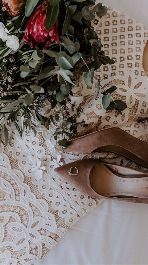 Download wallpaper 2160x3840 shoes, ring, bouquet, flowers samsung galaxy s4, s5, note, sony xperia z, z1, z2, z3, htc one, lenovo vibe hd background