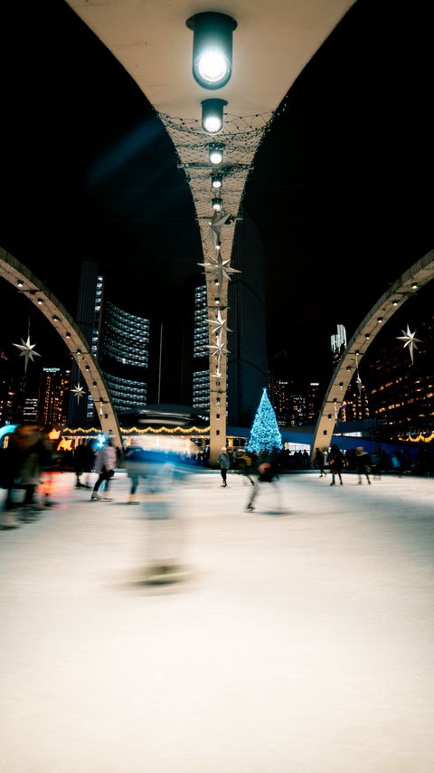 Download wallpaper 2160x3840 ice rink, people, blur, long exposure samsung galaxy s4, s5, note, sony xperia z, z1, z2, z3, htc one, lenovo vibe hd background