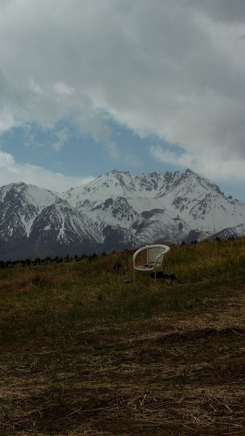 Download wallpaper 2160x3840 mountains, lawn, chair, grass, nature samsung galaxy s4, s5, note, sony xperia z, z1, z2, z3, htc one, lenovo vibe hd background