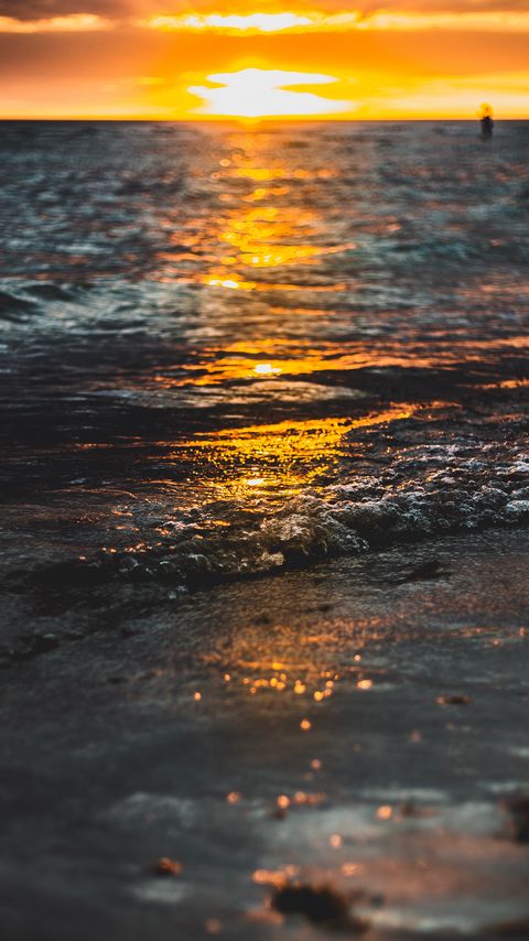 Download wallpaper 2160x3840 sunset, sea, waves, water, reflection samsung galaxy s4, s5, note, sony xperia z, z1, z2, z3, htc one, lenovo vibe hd background