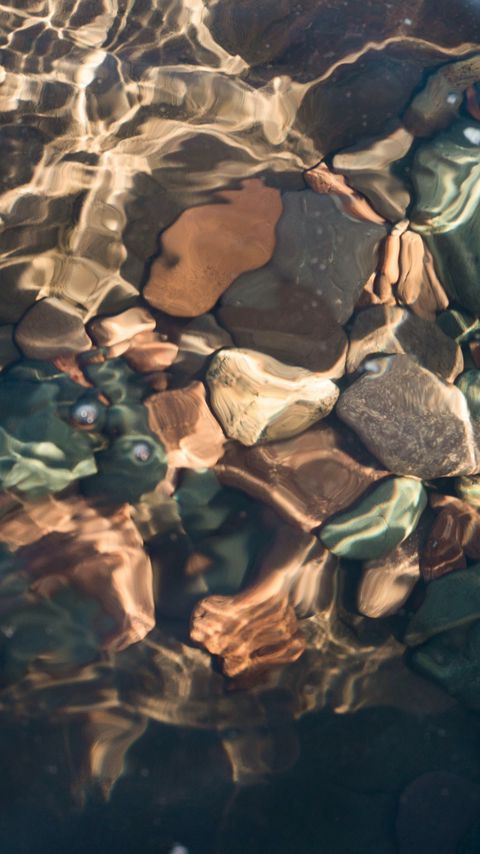 Download wallpaper 2160x3840 stones, water, ripples, distortion samsung galaxy s4, s5, note, sony xperia z, z1, z2, z3, htc one, lenovo vibe hd background