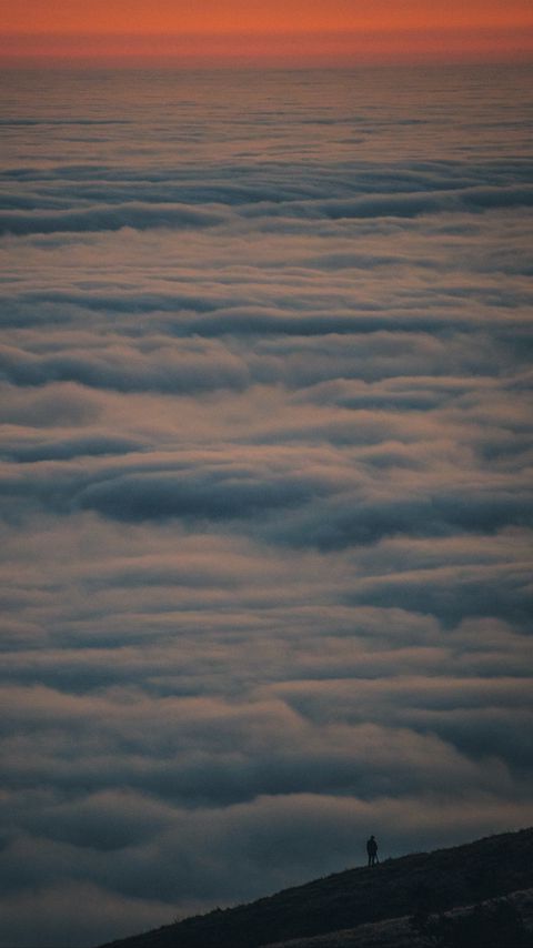 Download wallpaper 2160x3840 loneliness, alone, clouds, hill, distance samsung galaxy s4, s5, note, sony xperia z, z1, z2, z3, htc one, lenovo vibe hd background