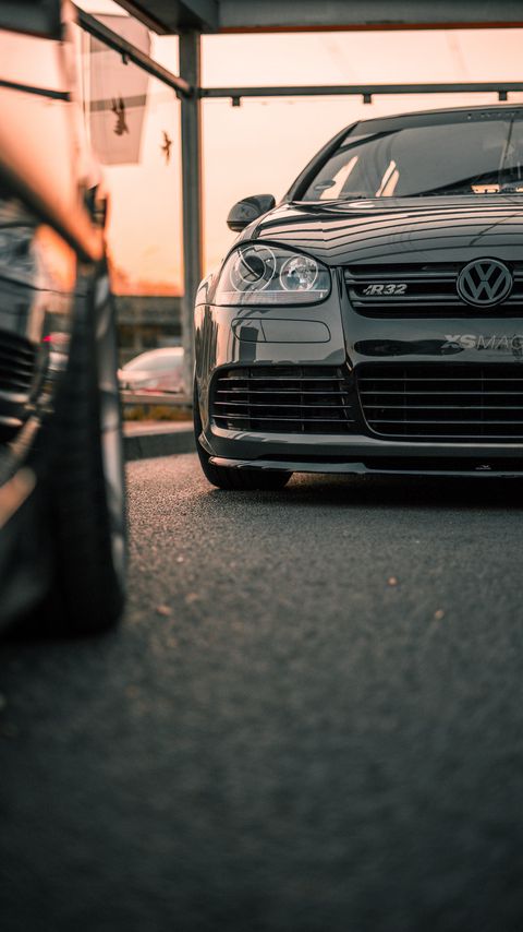 Download wallpaper 2160x3840 volkswagen r32, volkswagen, car, front view samsung galaxy s4, s5, note, sony xperia z, z1, z2, z3, htc one, lenovo vibe hd background
