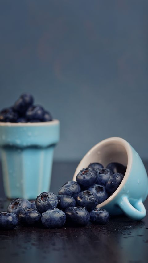 Download wallpaper 2160x3840 blueberry, berry, cup, fruit, wet samsung galaxy s4, s5, note, sony xperia z, z1, z2, z3, htc one, lenovo vibe hd background