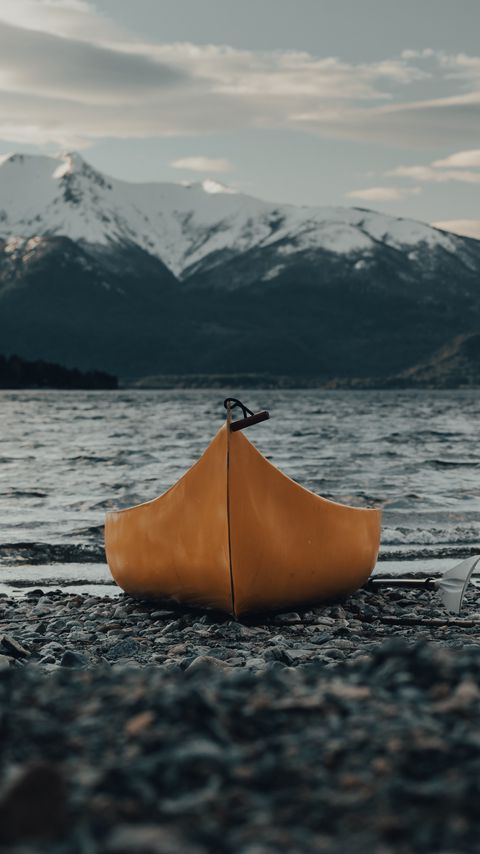 Download wallpaper 2160x3840 canoe, boat, water, front view samsung galaxy s4, s5, note, sony xperia z, z1, z2, z3, htc one, lenovo vibe hd background