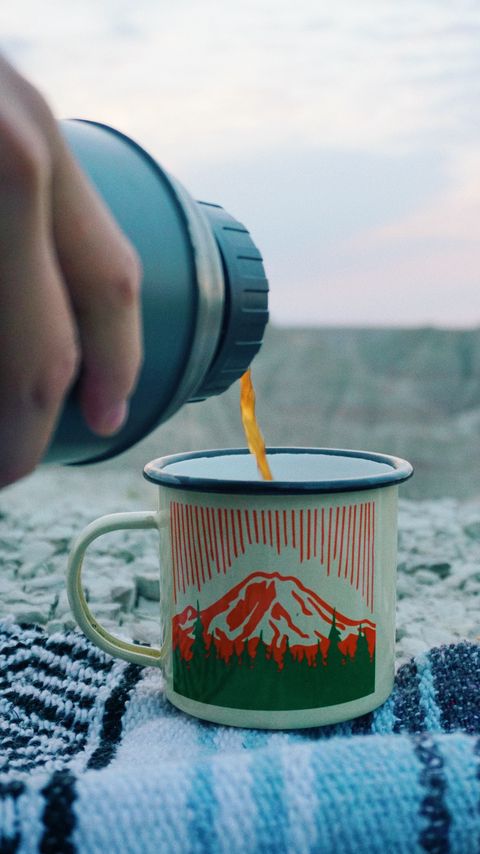 Download wallpaper 2160x3840 tea, cup, camping, thermos, hand samsung galaxy s4, s5, note, sony xperia z, z1, z2, z3, htc one, lenovo vibe hd background