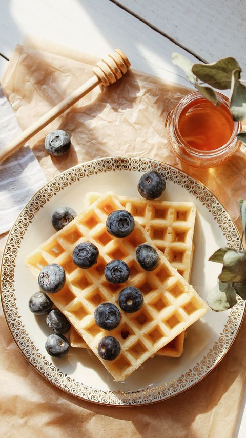 Download wallpaper 2160x3840 viennese waffles, blueberries, berries, honey samsung galaxy s4, s5, note, sony xperia z, z1, z2, z3, htc one, lenovo vibe hd background