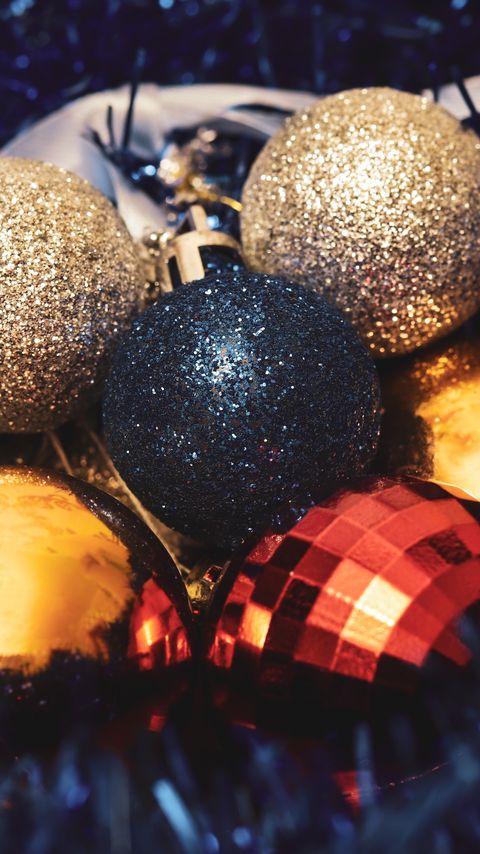 Download wallpaper 2160x3840 balls, decorations, tinsel, new year, christmas samsung galaxy s4, s5, note, sony xperia z, z1, z2, z3, htc one, lenovo vibe hd background
