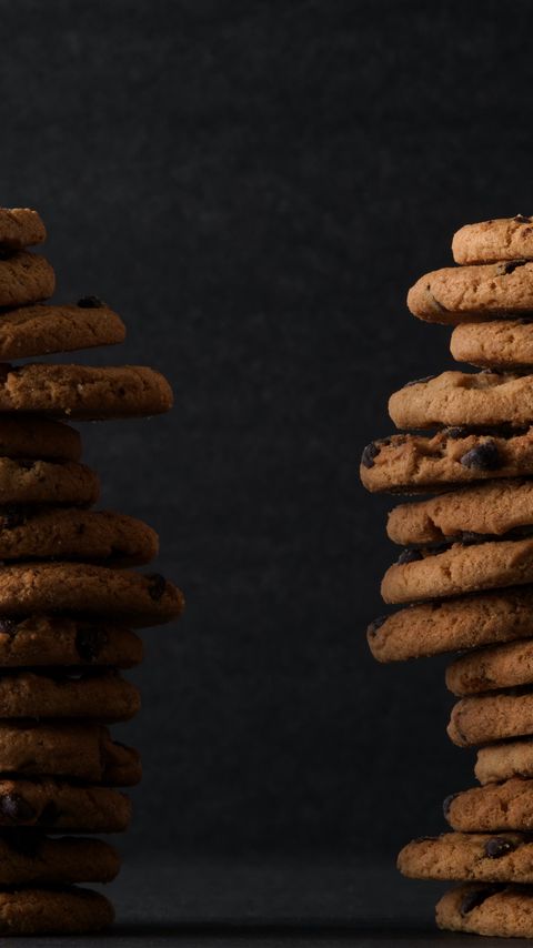 Download wallpaper 2160x3840 cookies, brown, pastries samsung galaxy s4, s5, note, sony xperia z, z1, z2, z3, htc one, lenovo vibe hd background