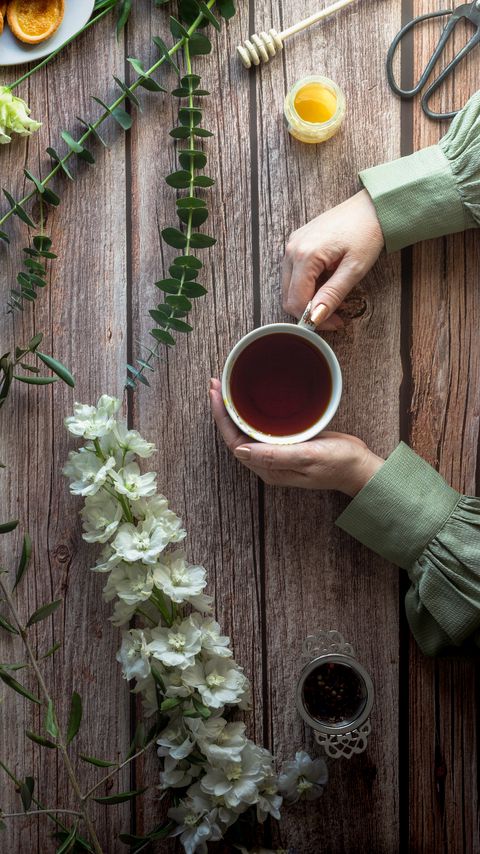 Download wallpaper 2160x3840 cup, tea, hands, flowers, honey samsung galaxy s4, s5, note, sony xperia z, z1, z2, z3, htc one, lenovo vibe hd background