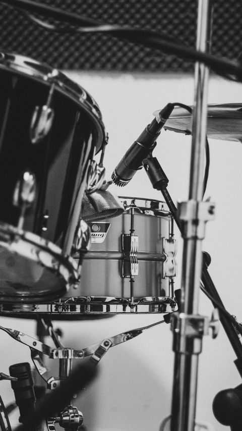 Download wallpaper 2160x3840 drums, drum kit, microphone, musical instrument, bw samsung galaxy s4, s5, note, sony xperia z, z1, z2, z3, htc one, lenovo vibe hd background