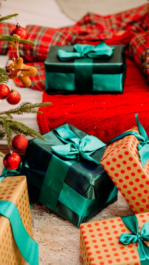 Download wallpaper 2160x3840 gifts, boxes, christmas, new year, holiday samsung galaxy s4, s5, note, sony xperia z, z1, z2, z3, htc one, lenovo vibe hd background