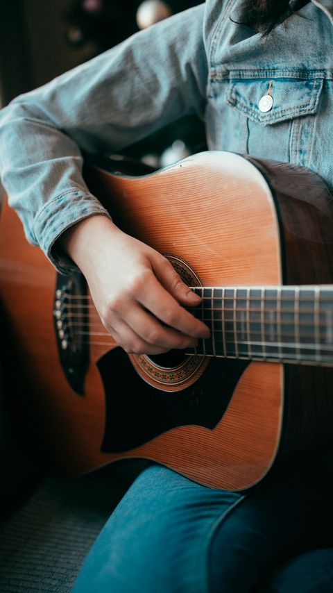 Download wallpaper 2160x3840 guitar, hand, guitarist, musical instrument samsung galaxy s4, s5, note, sony xperia z, z1, z2, z3, htc one, lenovo vibe hd background