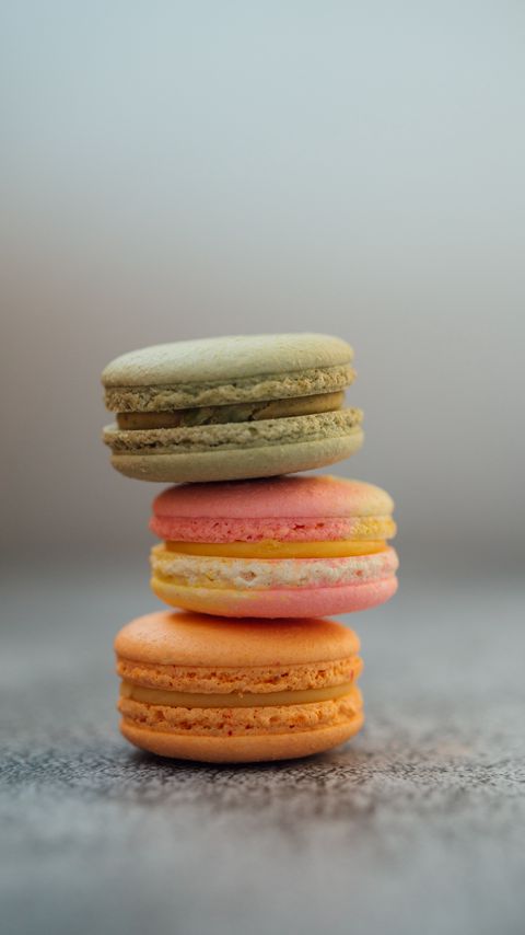 Download wallpaper 2160x3840 macarons, cookies, colorful, dessert, macro samsung galaxy s4, s5, note, sony xperia z, z1, z2, z3, htc one, lenovo vibe hd background