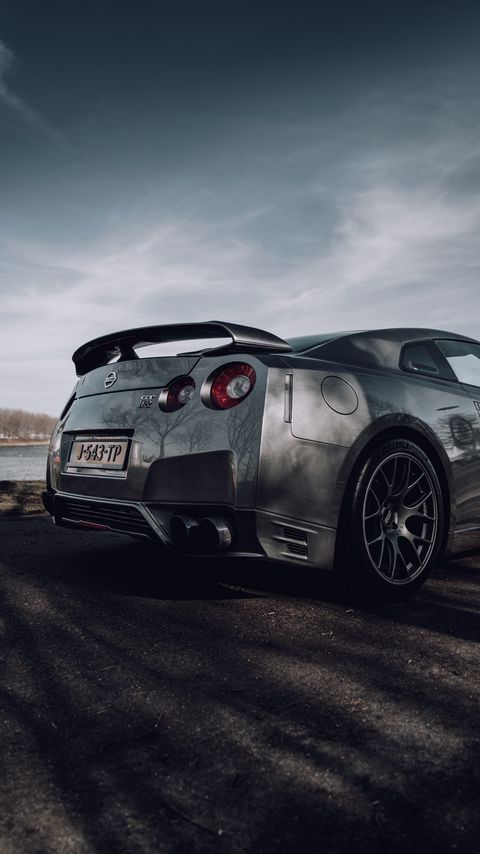 Download wallpaper 2160x3840 nissan gt-r, nissan, car, silver, road, side view samsung galaxy s4, s5, note, sony xperia z, z1, z2, z3, htc one, lenovo vibe hd background