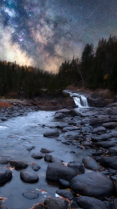 Download wallpaper 2160x3840 river, night, starry sky, trees, water, nature samsung galaxy s4, s5, note, sony xperia z, z1, z2, z3, htc one, lenovo vibe hd background