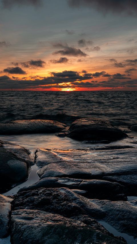 Download wallpaper 2160x3840 sunset, sea, waves, shore, dusk samsung galaxy s4, s5, note, sony xperia z, z1, z2, z3, htc one, lenovo vibe hd background