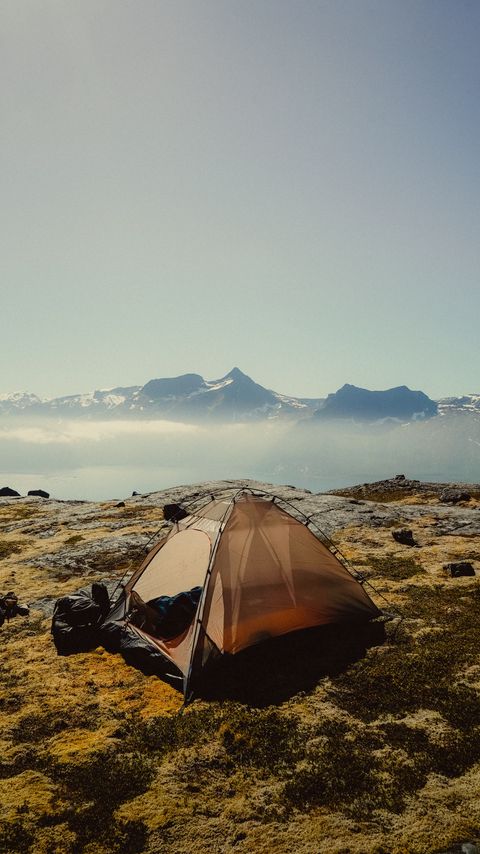 Download wallpaper 2160x3840 tent, mountains, fog, camping samsung galaxy s4, s5, note, sony xperia z, z1, z2, z3, htc one, lenovo vibe hd background