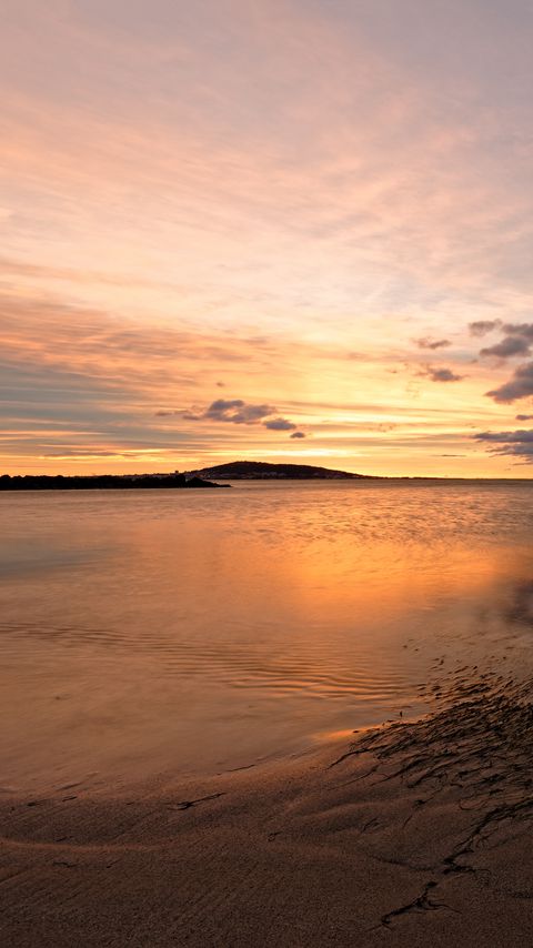 Download wallpaper 2160x3840 beach, water, horizon, sunset, landscape samsung galaxy s4, s5, note, sony xperia z, z1, z2, z3, htc one, lenovo vibe hd background