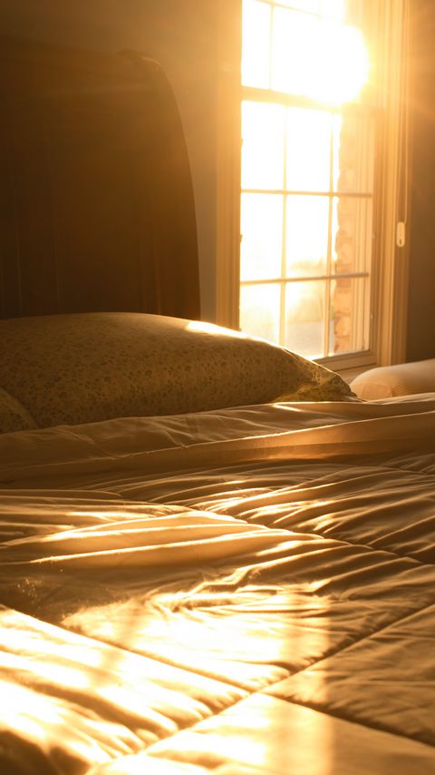 Download wallpaper 2160x3840 bed, window, light, morning samsung galaxy s4, s5, note, sony xperia z, z1, z2, z3, htc one, lenovo vibe hd background