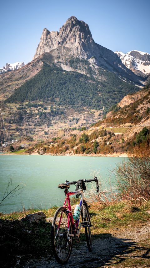 Download wallpaper 2160x3840 bike, mountains, lake, road, nature samsung galaxy s4, s5, note, sony xperia z, z1, z2, z3, htc one, lenovo vibe hd background