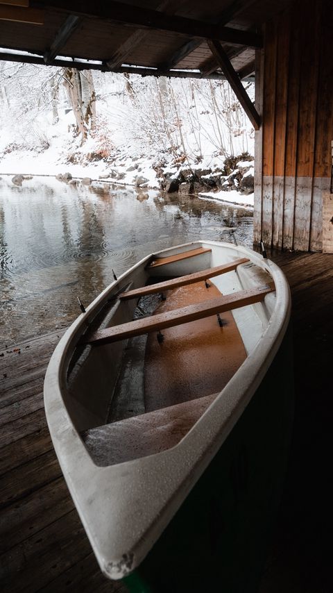 Download wallpaper 2160x3840 boat, lake, snow, winter samsung galaxy s4, s5, note, sony xperia z, z1, z2, z3, htc one, lenovo vibe hd background