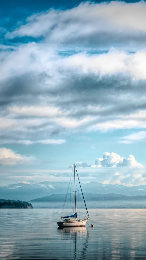 Download wallpaper 2160x3840 boat, sea, water, clouds samsung galaxy s4, s5, note, sony xperia z, z1, z2, z3, htc one, lenovo vibe hd background