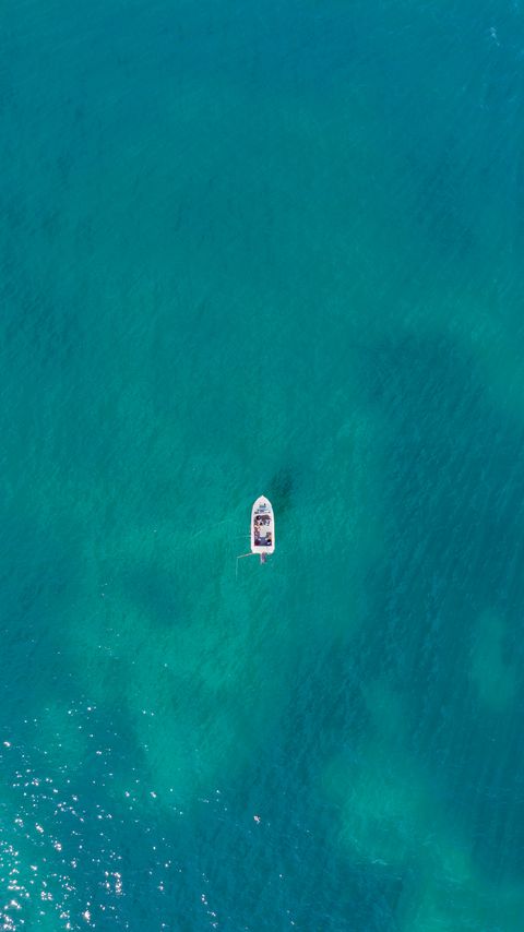 Download wallpaper 2160x3840 boat, sea, waves, aerial view, minimalism samsung galaxy s4, s5, note, sony xperia z, z1, z2, z3, htc one, lenovo vibe hd background