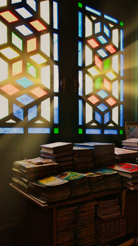 Download wallpaper 2160x3840 books, window, light, rays samsung galaxy s4, s5, note, sony xperia z, z1, z2, z3, htc one, lenovo vibe hd background