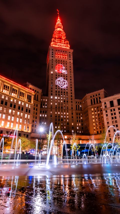 Download wallpaper 2160x3840 building, fountain, square, city, night, lights samsung galaxy s4, s5, note, sony xperia z, z1, z2, z3, htc one, lenovo vibe hd background