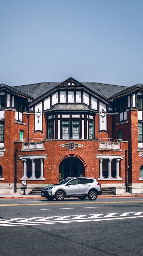 Download wallpaper 2160x3840 car, gray, building, road, asphalt samsung galaxy s4, s5, note, sony xperia z, z1, z2, z3, htc one, lenovo vibe hd background