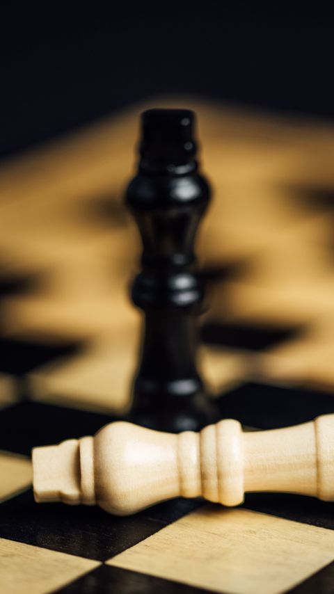 Download wallpaper 2160x3840 chess, figures, game, move samsung galaxy s4, s5, note, sony xperia z, z1, z2, z3, htc one, lenovo vibe hd background