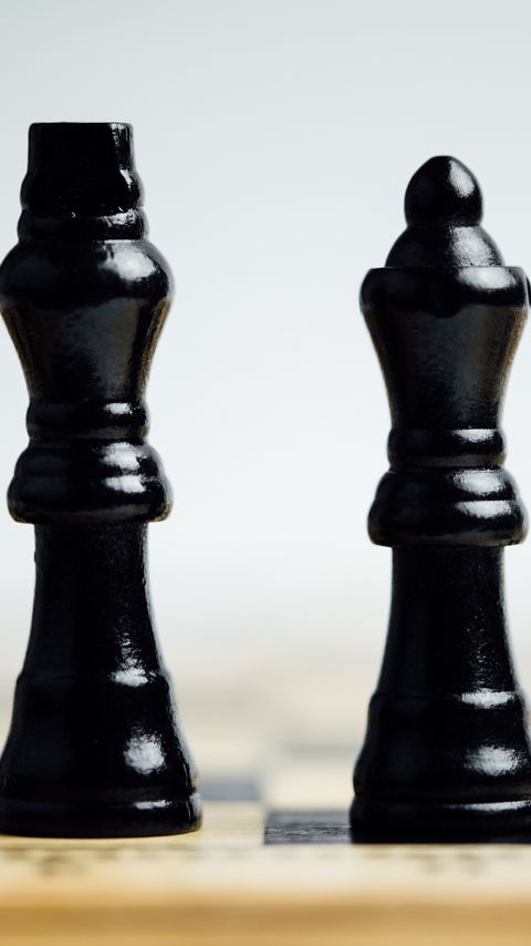 Download wallpaper 2160x3840 chess, pieces, game, king, queen samsung galaxy s4, s5, note, sony xperia z, z1, z2, z3, htc one, lenovo vibe hd background