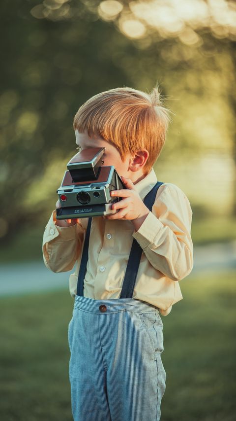 Download wallpaper 2160x3840 child, boy, camera, photographer, childhood samsung galaxy s4, s5, note, sony xperia z, z1, z2, z3, htc one, lenovo vibe hd background