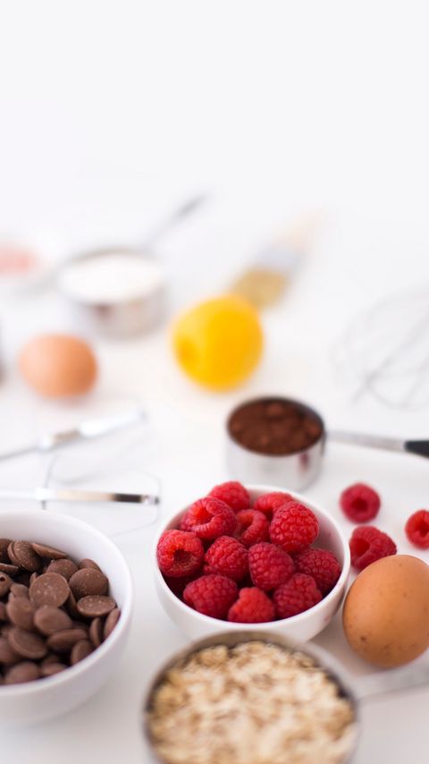 Download wallpaper 2160x3840 chocolate, raspberries, ingredients, cooking samsung galaxy s4, s5, note, sony xperia z, z1, z2, z3, htc one, lenovo vibe hd background