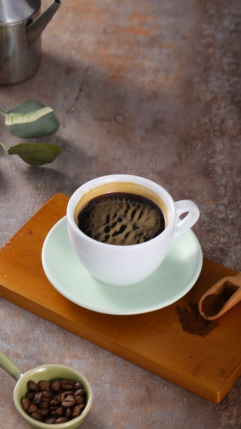 Download wallpaper 2160x3840 coffee, drink, cup, coffee beans samsung galaxy s4, s5, note, sony xperia z, z1, z2, z3, htc one, lenovo vibe hd background