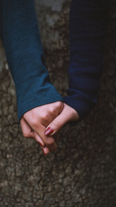 Download wallpaper 2160x3840 couple, hands, touch, love samsung galaxy s4, s5, note, sony xperia z, z1, z2, z3, htc one, lenovo vibe hd background