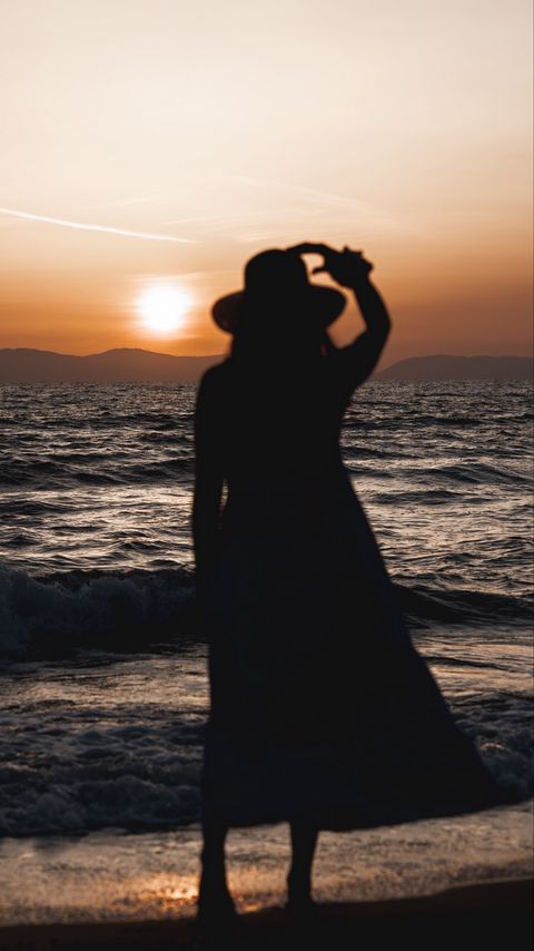 Download wallpaper 2160x3840 girl, silhouette, outline, sea, beach, sunset, dark samsung galaxy s4, s5, note, sony xperia z, z1, z2, z3, htc one, lenovo vibe hd background