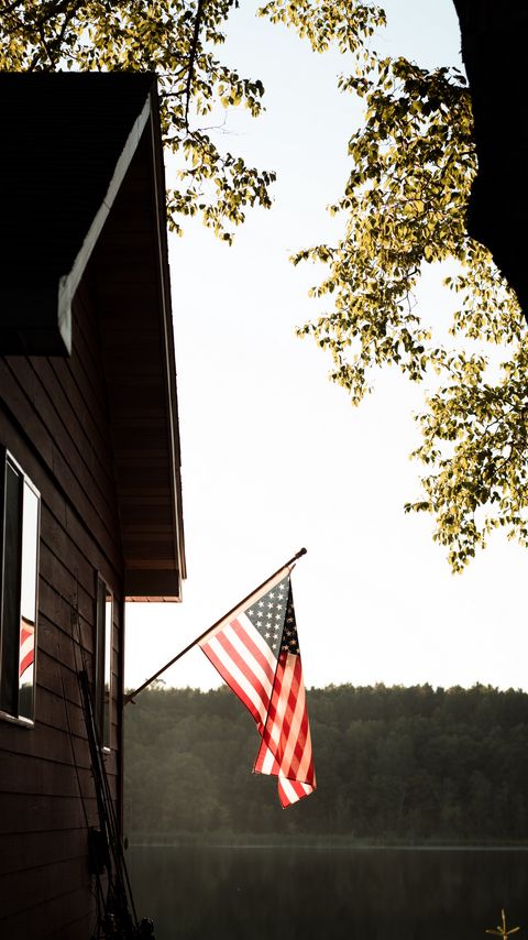 Download wallpaper 2160x3840 house, flag, usa samsung galaxy s4, s5, note, sony xperia z, z1, z2, z3, htc one, lenovo vibe hd background