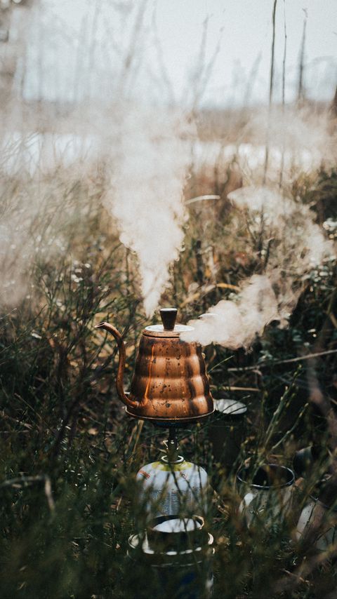 Download wallpaper 2160x3840 kettle, steam, grass, camping, nature samsung galaxy s4, s5, note, sony xperia z, z1, z2, z3, htc one, lenovo vibe hd background