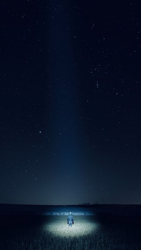 Download wallpaper 2160x3840 man, alone, field, ray, night, light, darkness samsung galaxy s4, s5, note, sony xperia z, z1, z2, z3, htc one, lenovo vibe hd background