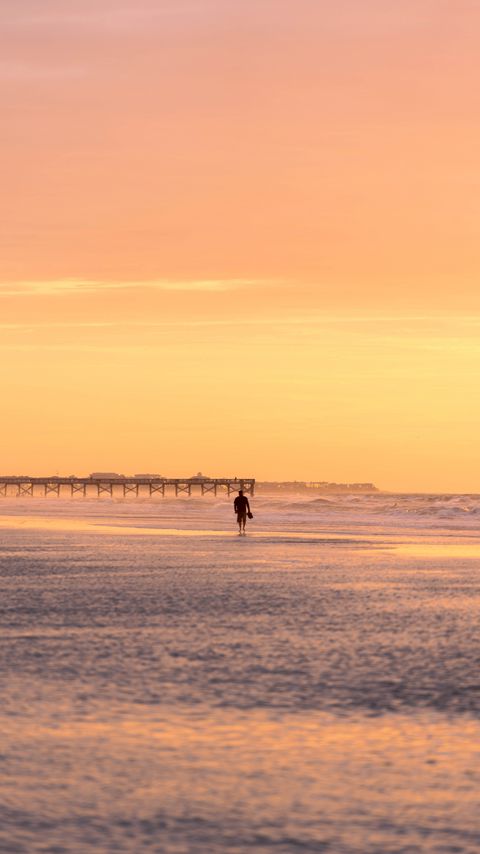 Download wallpaper 2160x3840 man, silhouette, alone, beach, sea, sunset samsung galaxy s4, s5, note, sony xperia z, z1, z2, z3, htc one, lenovo vibe hd background