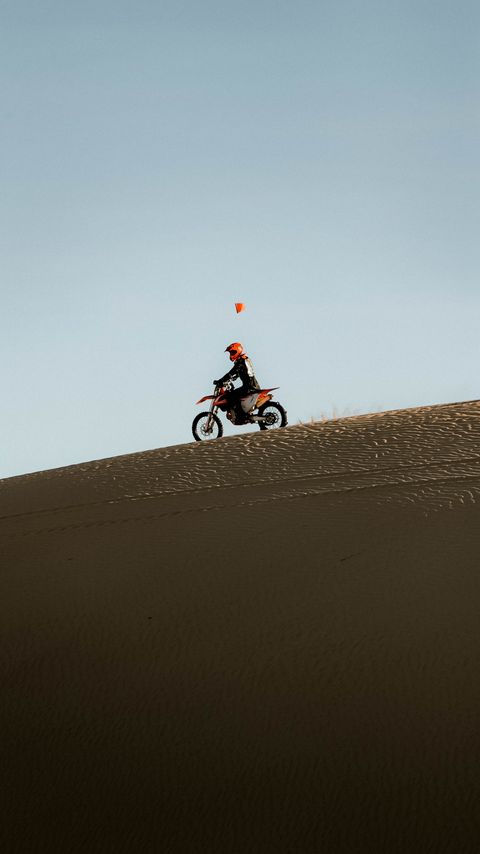 Download wallpaper 2160x3840 motorcycle, motorcyclist, rally, sand, desert samsung galaxy s4, s5, note, sony xperia z, z1, z2, z3, htc one, lenovo vibe hd background