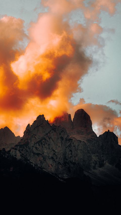 Download wallpaper 2160x3840 mountains, clouds, sunset, nature samsung galaxy s4, s5, note, sony xperia z, z1, z2, z3, htc one, lenovo vibe hd background