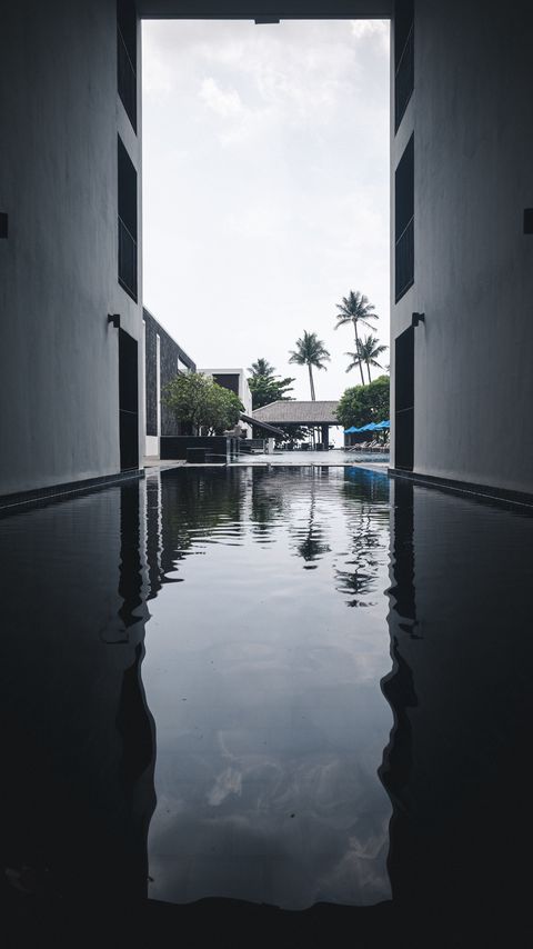 Download wallpaper 2160x3840 pool, water, buildings, palm trees, tropics samsung galaxy s4, s5, note, sony xperia z, z1, z2, z3, htc one, lenovo vibe hd background