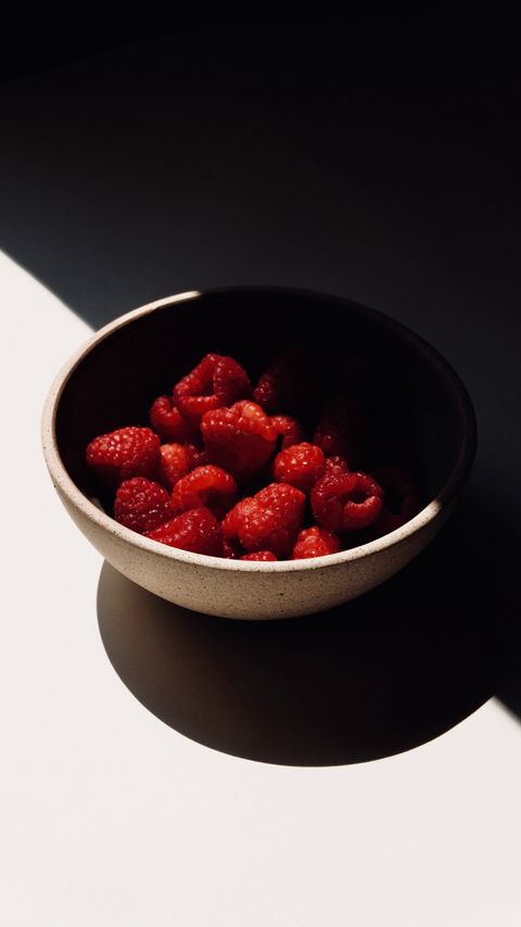 Download wallpaper 2160x3840 raspberries, berries, fresh, bowl, shadow samsung galaxy s4, s5, note, sony xperia z, z1, z2, z3, htc one, lenovo vibe hd background