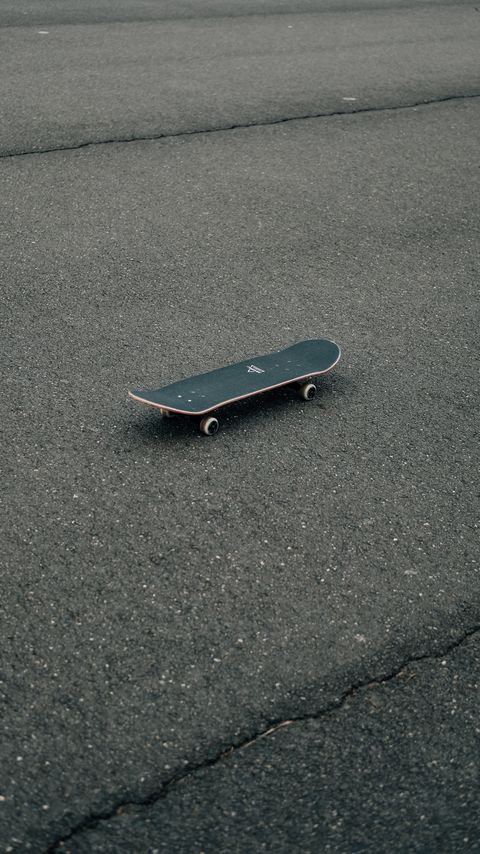 Download wallpaper 2160x3840 skateboard, skate, asphalt, coating, minimalism samsung galaxy s4, s5, note, sony xperia z, z1, z2, z3, htc one, lenovo vibe hd background